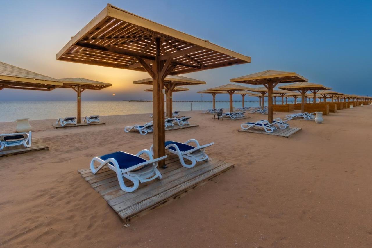 מלון הורגהדה Tropitel Sahl Hasheesh מראה חיצוני תמונה Dead Sea beach